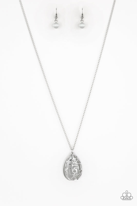 Gleaming Gardens Silver Necklace Paparazzi Accessories. Get Free Shipping. #P2WH-SVXX-303XX