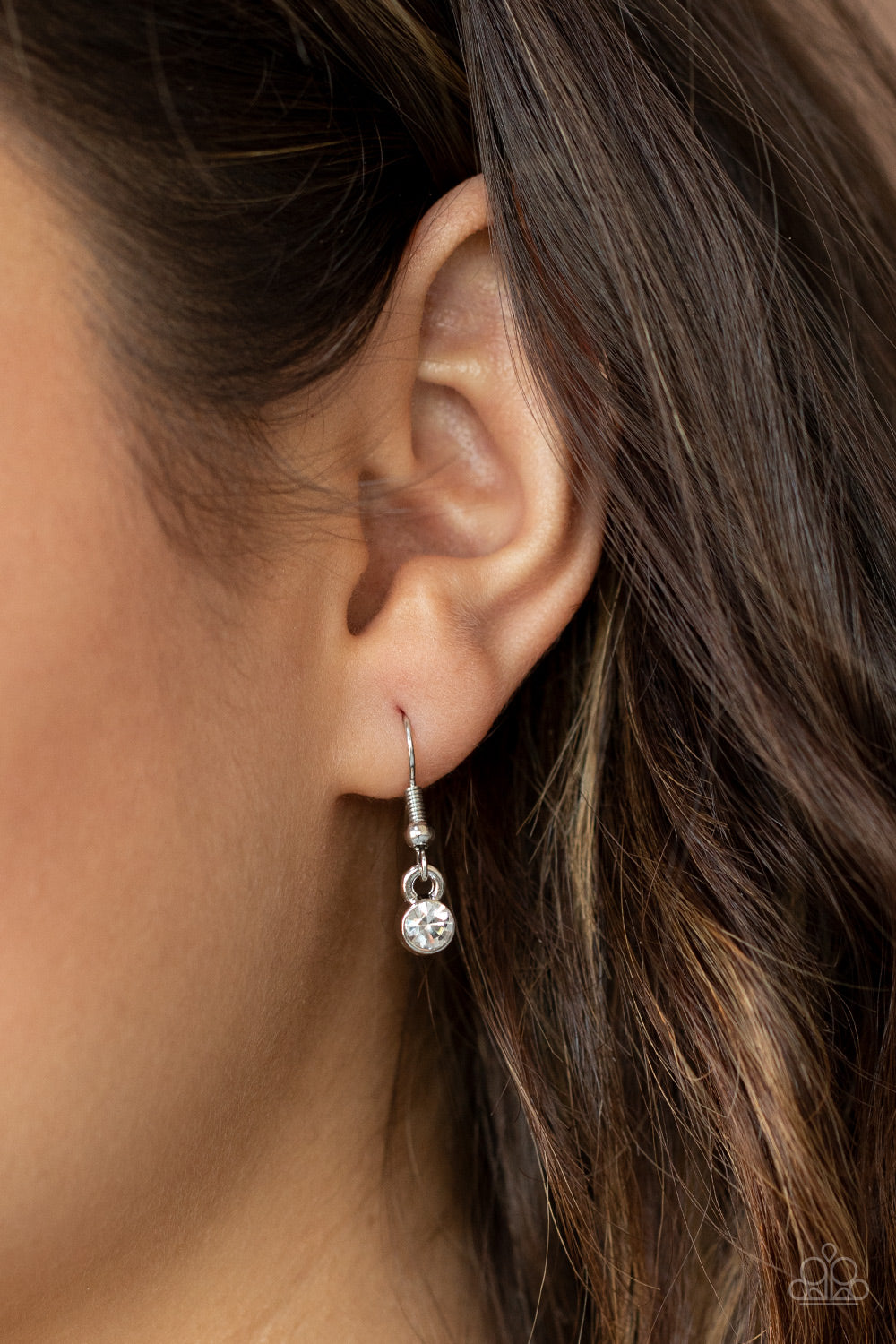 Come Out of Your BOMBSHELL White Necklace Paparazzi $5 Jewelry. Get Free Shipping. Dainty Necklace