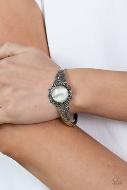 Paparazzi Extravagantly Enchanting - White Bracelet. Get Free Shipping. #P9RE-WTXX-169XX