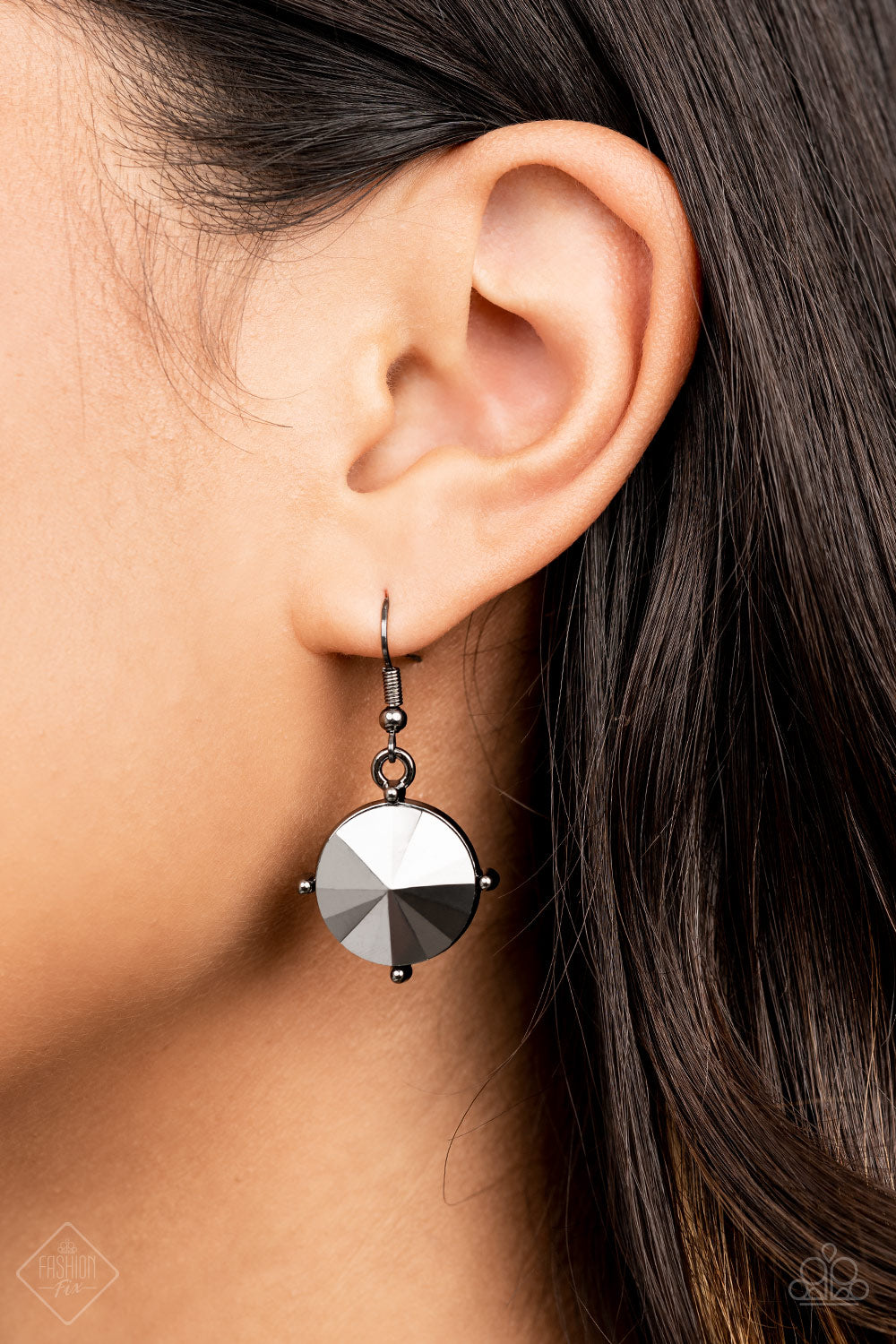 Paparazzi Necklace ~ The SHOWCASE Must Go On - Black Necklace