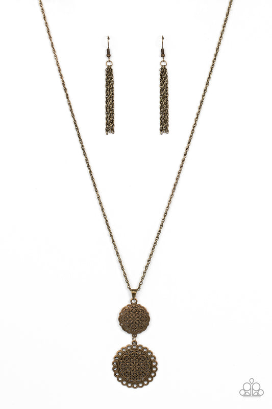 Paparazzi Meet Me At The Garden Gate - Brass Necklace #P2BA-BRXX-024YF