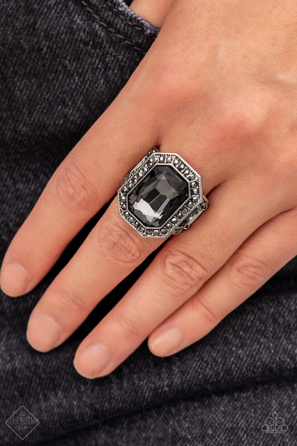 Paparazzi August 2022 Fashion Fix Ring: "A Royal Welcome - Silver" (P4ST-SVXX-014JE). Free Shipping