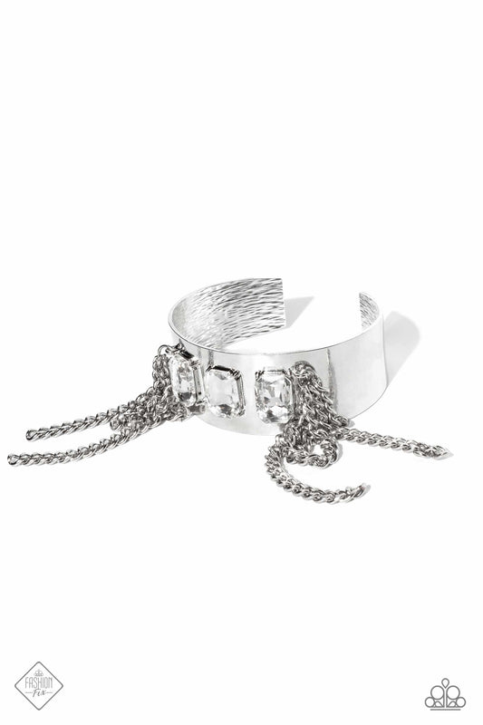 CHAIN Showers White Bracelet Paparazzi Accessories. Get Free Shipping. #P9ST-WTXX-038NH