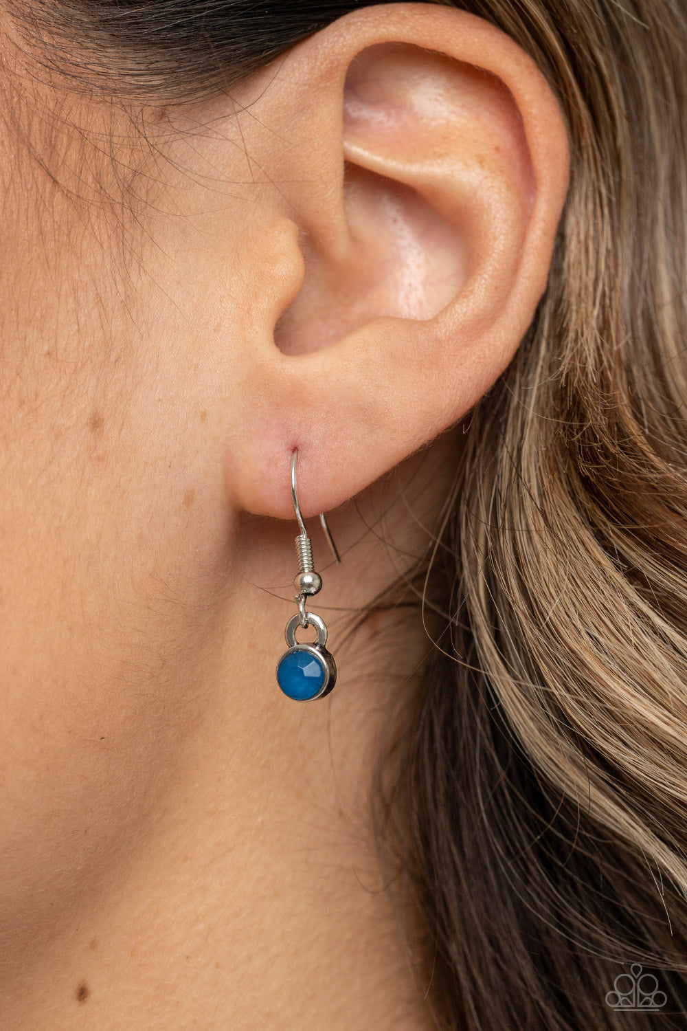 Farmers Market Fashionista - Blue Short Necklace Paparazzi Accessories with Mykonos Blue Beads