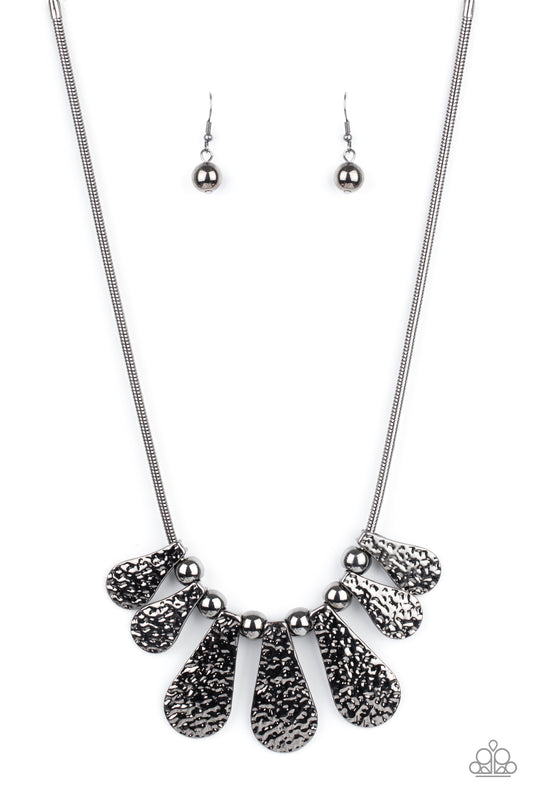Gallery Goddess - Black Necklace Paparazzi Accessories