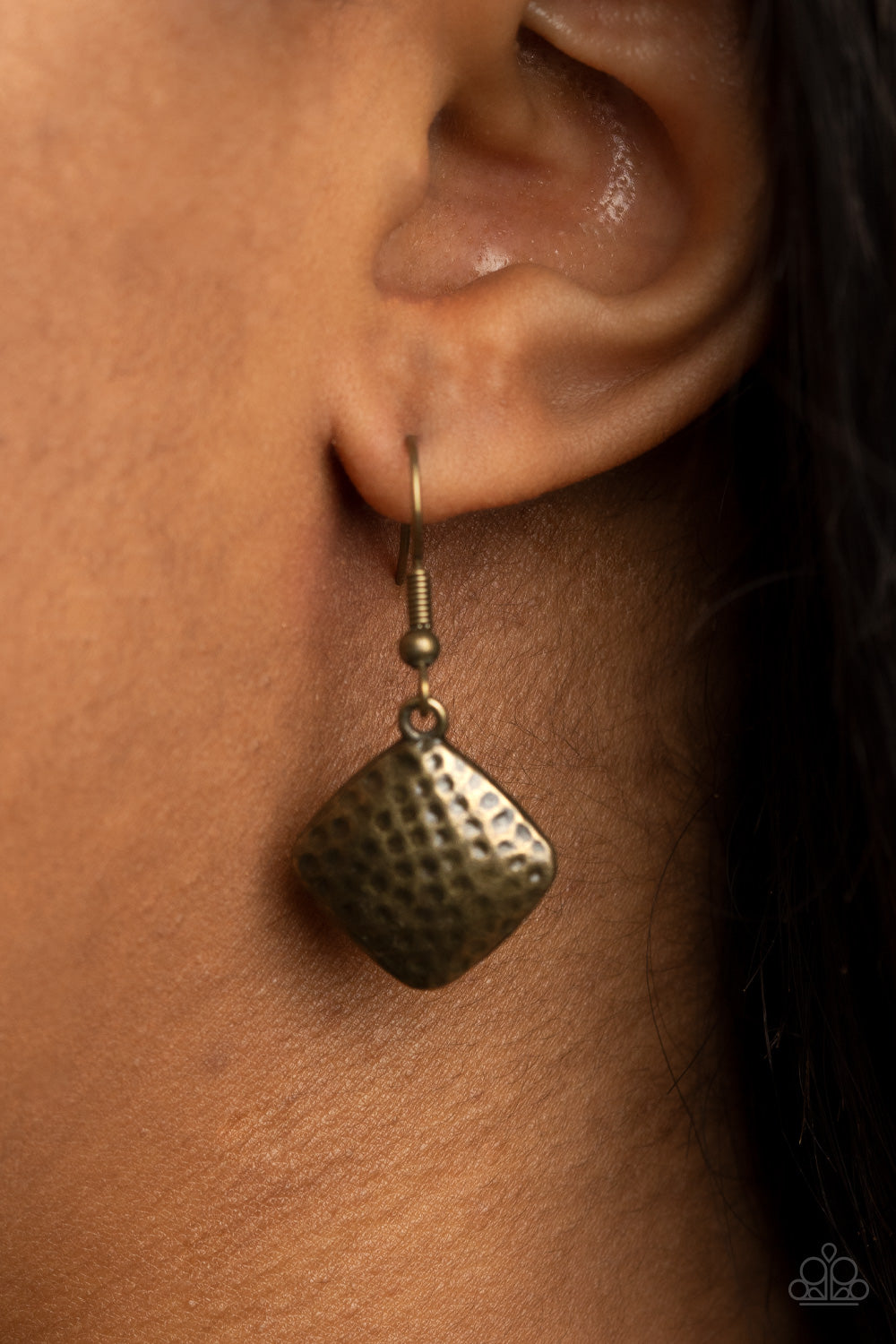 Keeping It RELIC Brass Necklace Paparazzi $5 jewelry. #P2ED-BRXX-114XX. Subscribe and Save