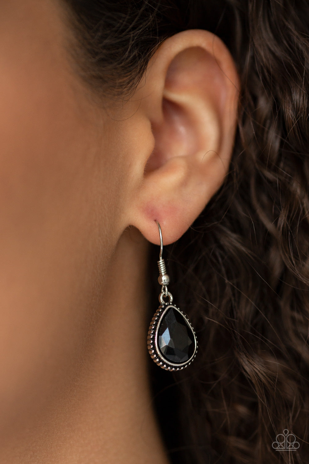 Socialite Social Black Teardrop Necklace Paparazzi $5 Jewelry. #P2ST-BKXX-069XX