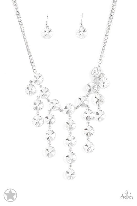 Spotlight Stunner White Necklace Paparazzi Accessories Blockbuster Necklace. Free Shipping.