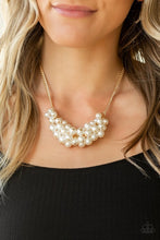 Load image into Gallery viewer, Grandiose Glimmer Gold Necklace with pearls
