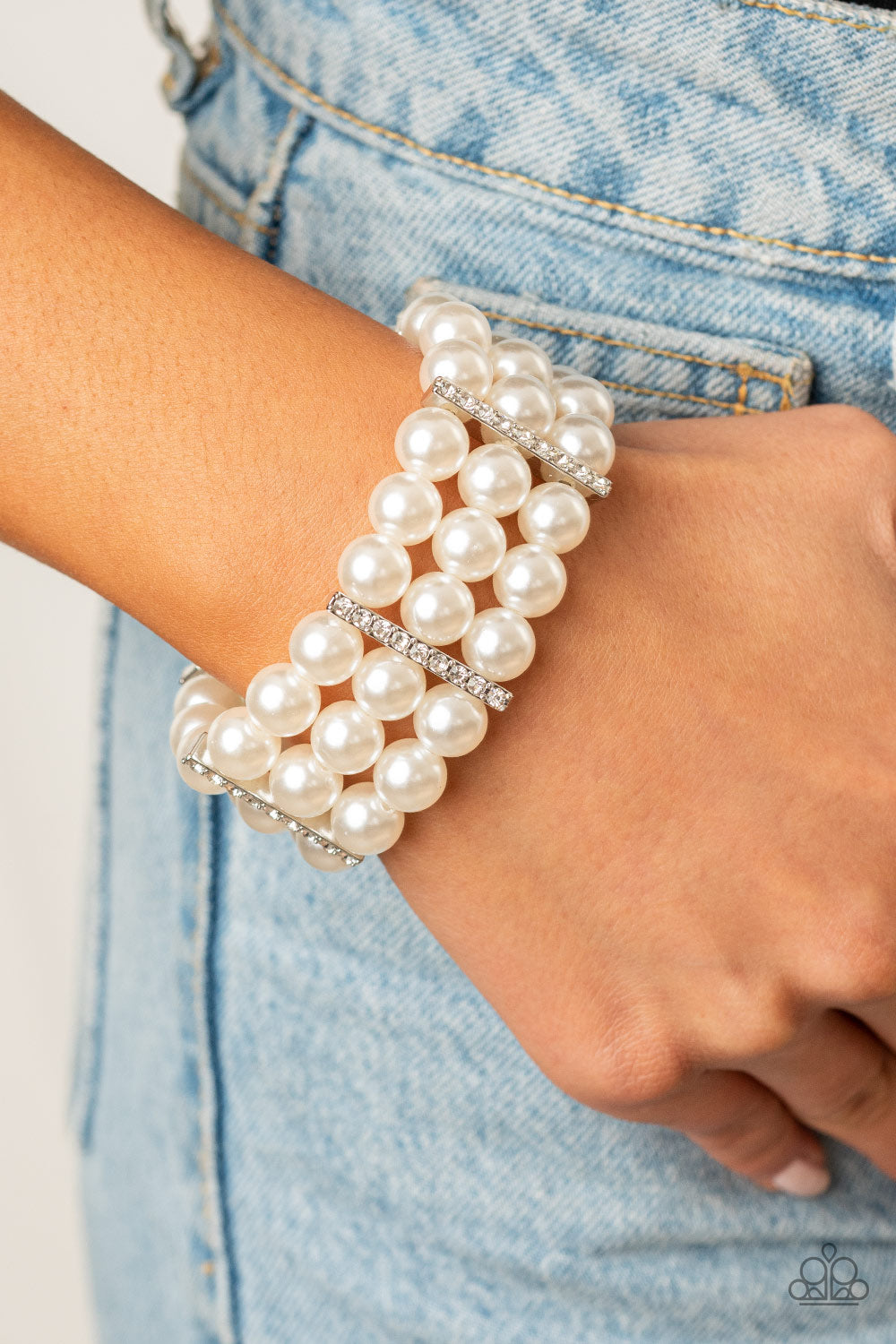 Paparazzi Bracelet ~ Modern Day Majesty - White Bracelet Stretchy Pearl Accessories