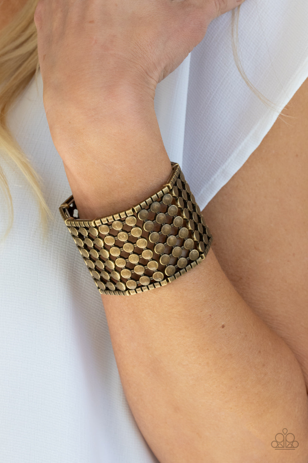 Paparazzi Bracelet ~ Cool and CONNECTED - Brass