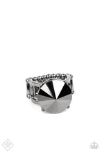 Load image into Gallery viewer, Paparazzi Ring ~ Showcase Social - Black
