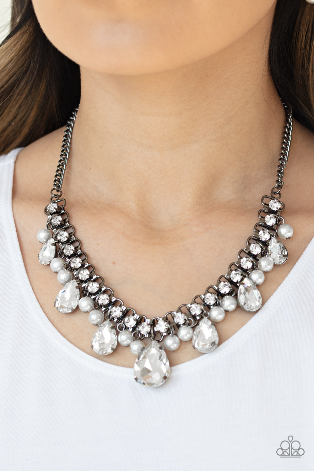 Paparazzi Necklace ~ Knockout Queen - Black Pearl Necklace