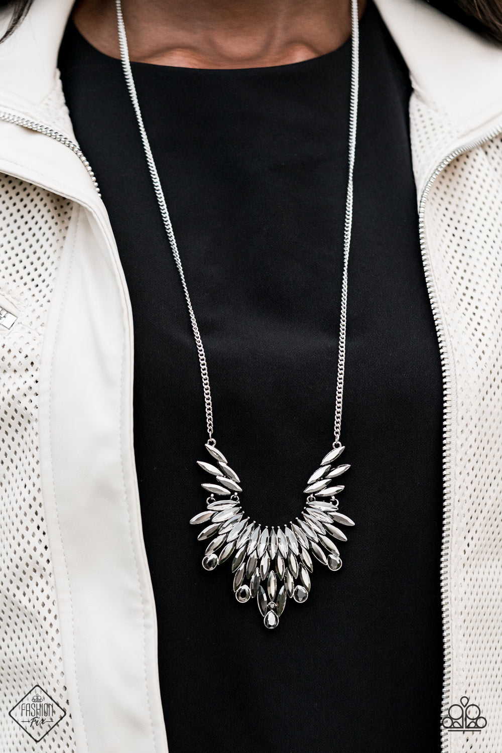 Paparazzi Necklace ~ Leave it to LUXE - Silver - October 2020 Fashion Fix Necklace