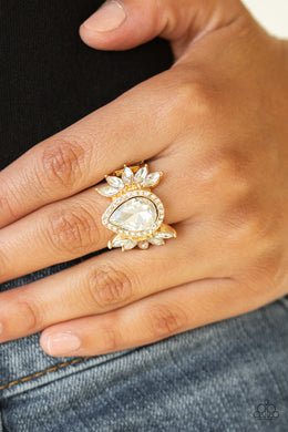 Paparazzi Really Regal - Gold Ring (P4RE-GDXX-185XX)