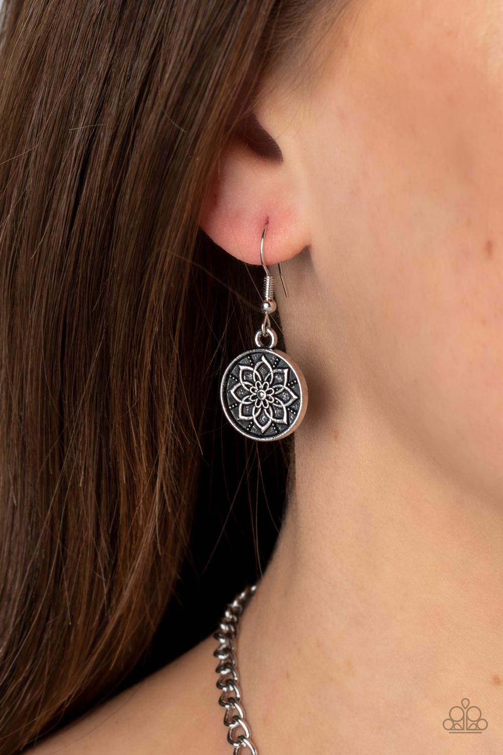 Western Zen Red $8 Necklace Paparazzi $8 Jewelry. Rustic Fashion. Get Free Shipping. Every day wear